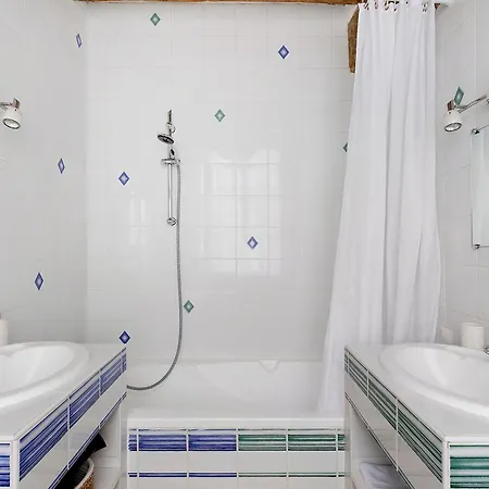 Saint-gildas Bed & Breakfast 3*